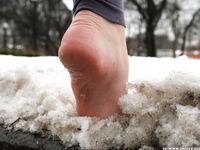 Feet - Victoria A - 2015-06-10 The first time on snow