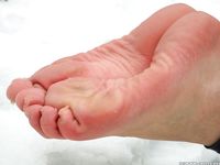 Feet - Victoria A - 2015-06-10 The first time on snow