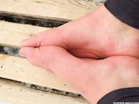 Feet - Victoria A - 2015-06-10 The first time on snow