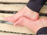 Feet - Victoria A - 2015-06-10 The first time on snow