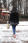 Feet - Victoria B - 2016-07-29 Barefoot in the snowy street
