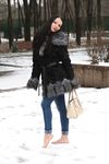 Feet - Victoria B - 2016-07-29 Barefoot in the snowy street