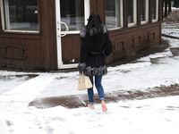 Feet - Victoria B - 2016-07-29 Barefoot in the snowy street