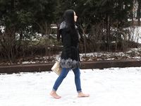 Feet - Victoria B - 2016-07-29 Barefoot in the snowy street