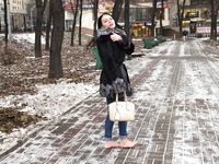 Feet - Victoria B - 2016-07-29 Barefoot in the snowy street