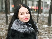 Feet - Victoria B - 2016-07-29 Barefoot in the snowy street