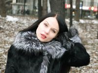 Feet - Victoria B - 2016-07-29 Barefoot in the snowy street