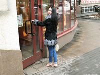 Feet - Victoria B - 2016-07-29 Barefoot in the snowy street