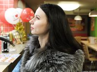 Feet - Victoria B - 2016-07-29 Barefoot in the snowy street