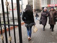 Feet - Victoria B - 2016-07-29 Barefoot in the snowy street