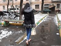 Feet - Victoria B - 2016-07-29 Barefoot in the snowy street