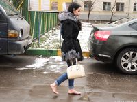 Feet - Victoria B - 2016-07-29 Barefoot in the snowy street