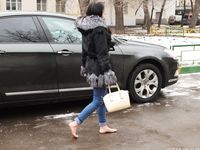 Feet - Victoria B - 2016-07-29 Barefoot in the snowy street