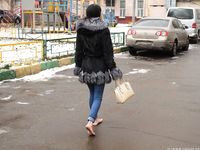 Feet - Victoria B - 2016-07-29 Barefoot in the snowy street