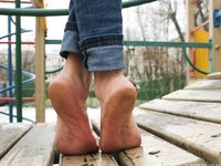 Feet - Victoria B - 2016-07-29 Barefoot in the snowy street