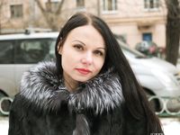 Feet - Victoria B - 2016-07-29 Barefoot in the snowy street