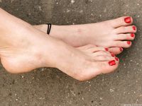 Feet - Vika - 2012-04-25 The first barefoot walk in 2012