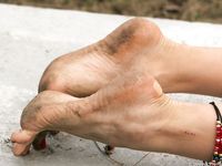 Feet - Vika - 2012-04-25 The first barefoot walk in 2012