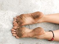 Feet - Vika - 2012-04-25 The first barefoot walk in 2012