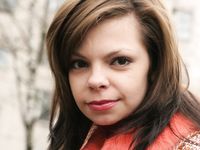 Feet - Viktoria - 2007-07-29 Barefoot home cleaning, spring slush and tender feet