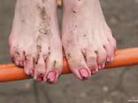 Feet - Viktoria - 2007-07-29 Barefoot home cleaning, spring slush and tender feet