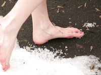 Feet - Viktoria - 2007-07-29 Barefoot home cleaning, spring slush and tender feet