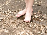 Feet - Viktoria - 2007-07-29 Barefoot home cleaning, spring slush and tender feet