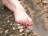 Feet - Viktoria - 2007-07-29 Barefoot home cleaning, spring slush and tender feet