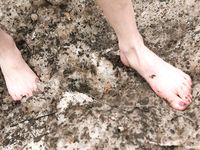 Feet - Viktoria - 2007-07-29 Barefoot home cleaning, spring slush and tender feet