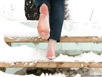 Feet - Yana - 2011-08-11 Snow and ice