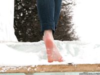 Feet - Yana - 2011-08-11 Snow and ice