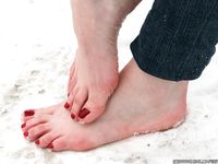 Feet - Yana - 2011-08-11 Snow and ice