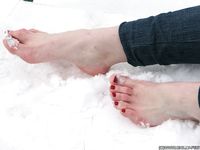 Feet - Yana - 2011-08-11 Snow and ice