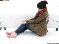 Feet - Yana - 2011-08-11 Snow and ice