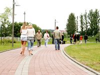 Feet - Zoya + Lana + Marisha - 2008-05-15 Barefoot ladies from Belarus