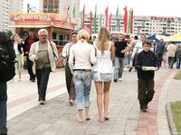 Feet - Zoya + Lana + Marisha - 2008-05-15 Barefoot ladies from Belarus