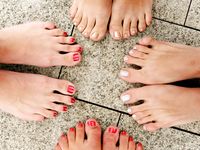 Feet - Zoya + Lana + Marisha - 2008-05-15 Barefoot ladies from Belarus