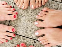 Feet - Zoya + Lana + Marisha - 2008-05-15 Barefoot ladies from Belarus