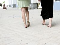 Feet - Zoya + Lera + Marisha - 2008-06-12 Barefoot ladies from Belarus