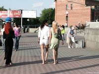 Feet - Zoya + Lera + Marisha - 2008-06-12 Barefoot ladies from Belarus