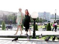 Feet - Zoya + Lera + Marisha - 2008-06-12 Barefoot ladies from Belarus