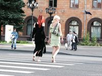 Feet - Zoya + Lera + Marisha - 2008-06-12 Barefoot ladies from Belarus