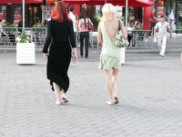 Feet - Zoya + Lera + Marisha - 2008-06-12 Barefoot ladies from Belarus