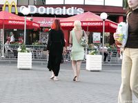 Feet - Zoya + Lera + Marisha - 2008-06-12 Barefoot ladies from Belarus