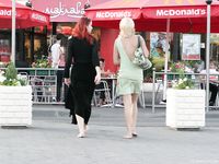 Feet - Zoya + Lera + Marisha - 2008-06-12 Barefoot ladies from Belarus