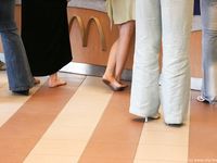 Feet - Zoya + Lera + Marisha - 2008-06-12 Barefoot ladies from Belarus