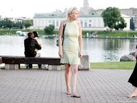 Feet - Zoya + Lera + Marisha - 2008-06-12 Barefoot ladies from Belarus