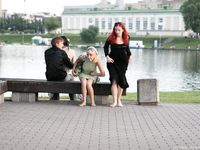 Feet - Zoya + Lera + Marisha - 2008-06-12 Barefoot ladies from Belarus