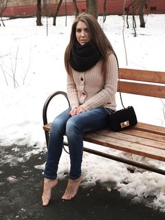 Feet - Arina A - 2017-10-24 A chilly winter day