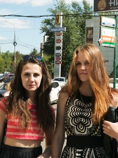 Feet - Daria G + Unknown ginger beauty - 2014-09-18 Barefoot beauty with her friend